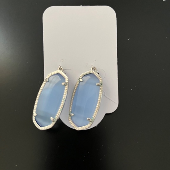 Kendra Scott Elle Dangle Earrings Translucent Blue & Silver preowned - Picture 4 of 4